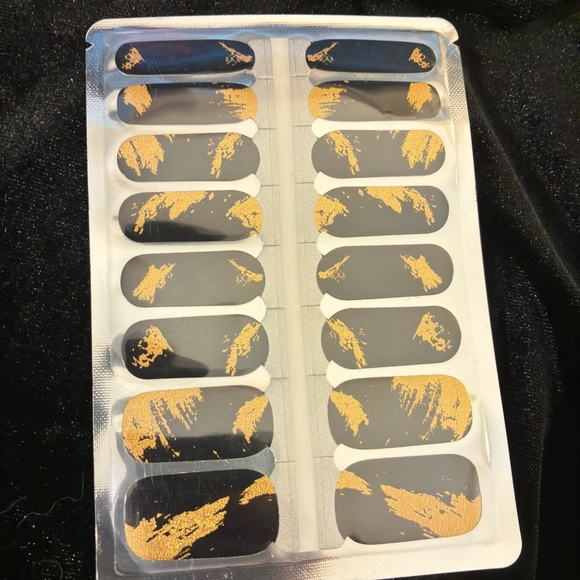 Nail Wraps Set - 7 Assorted Designs - Picture 6 of 8